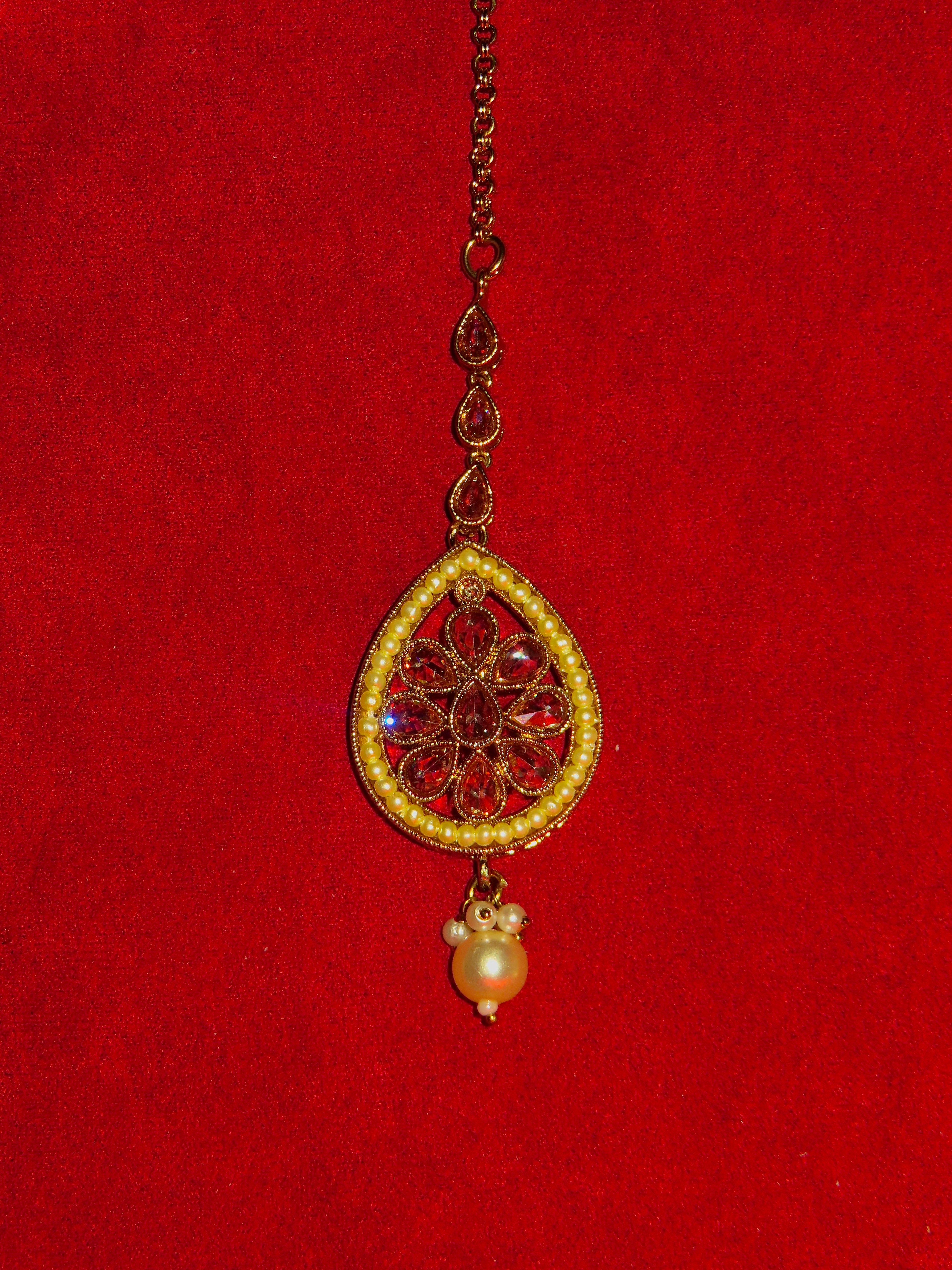 Vega Teardrop Polki Tikka