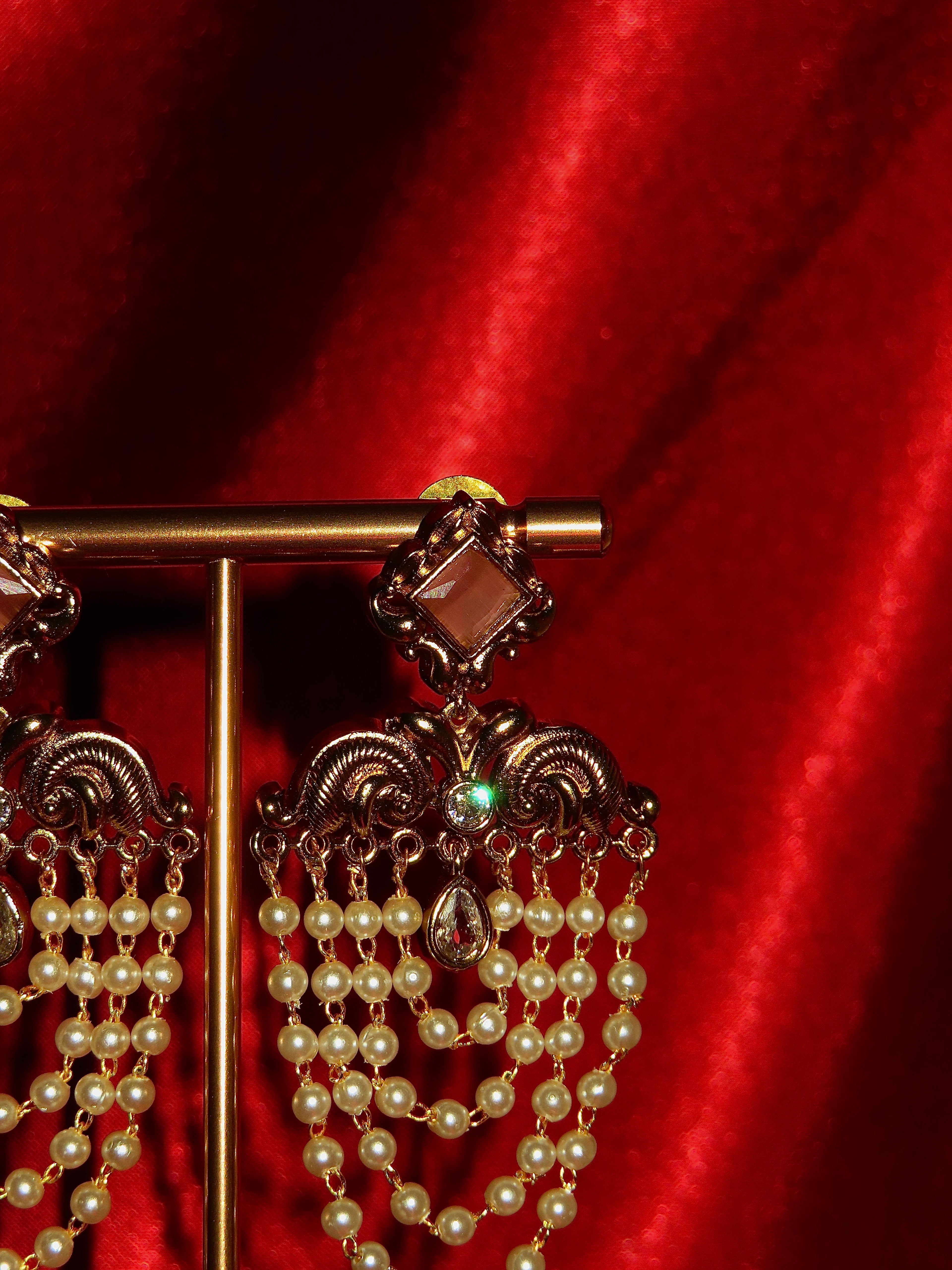 Ravina Pearl Earrings