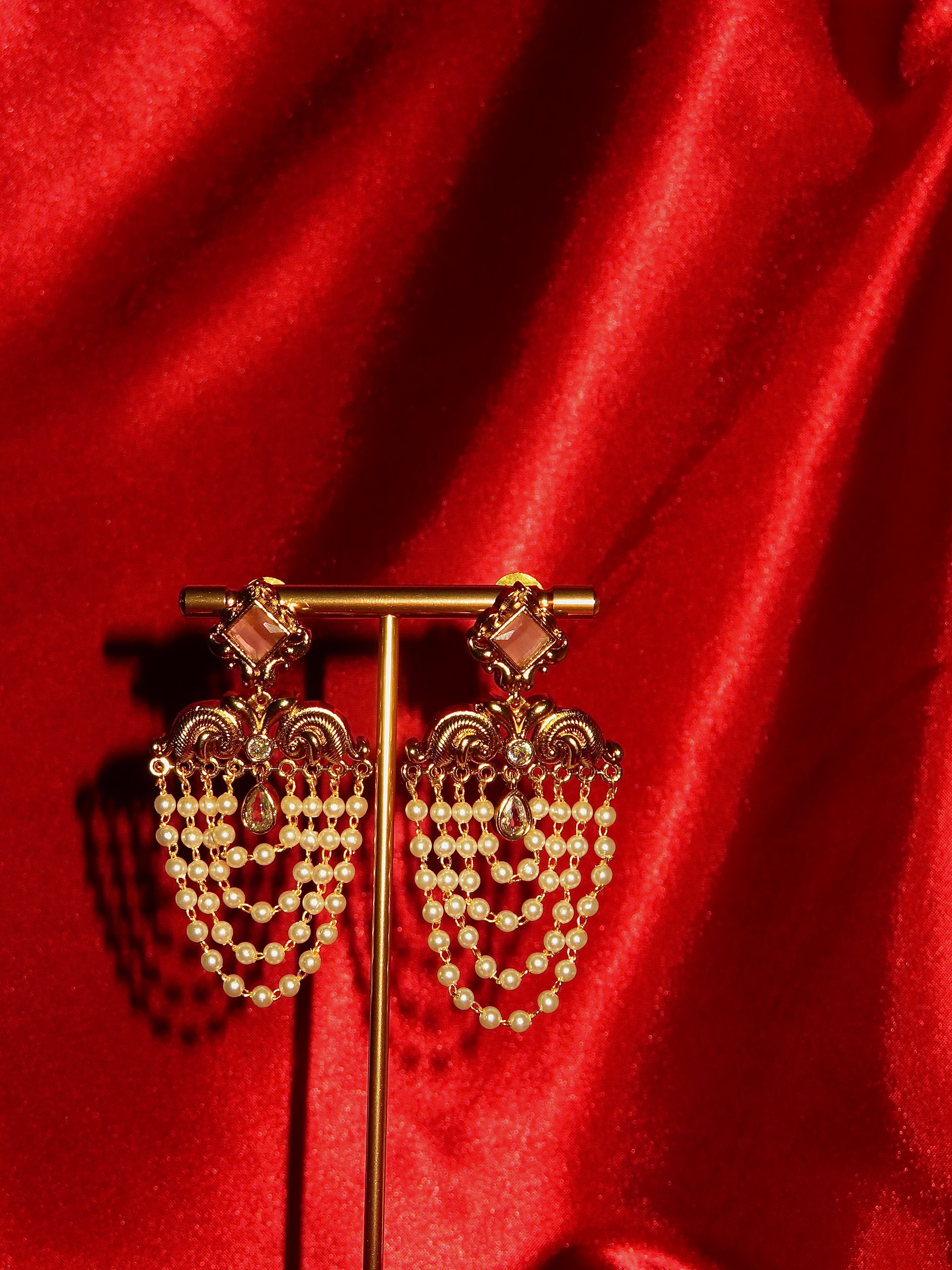 Ravina Pearl Earrings