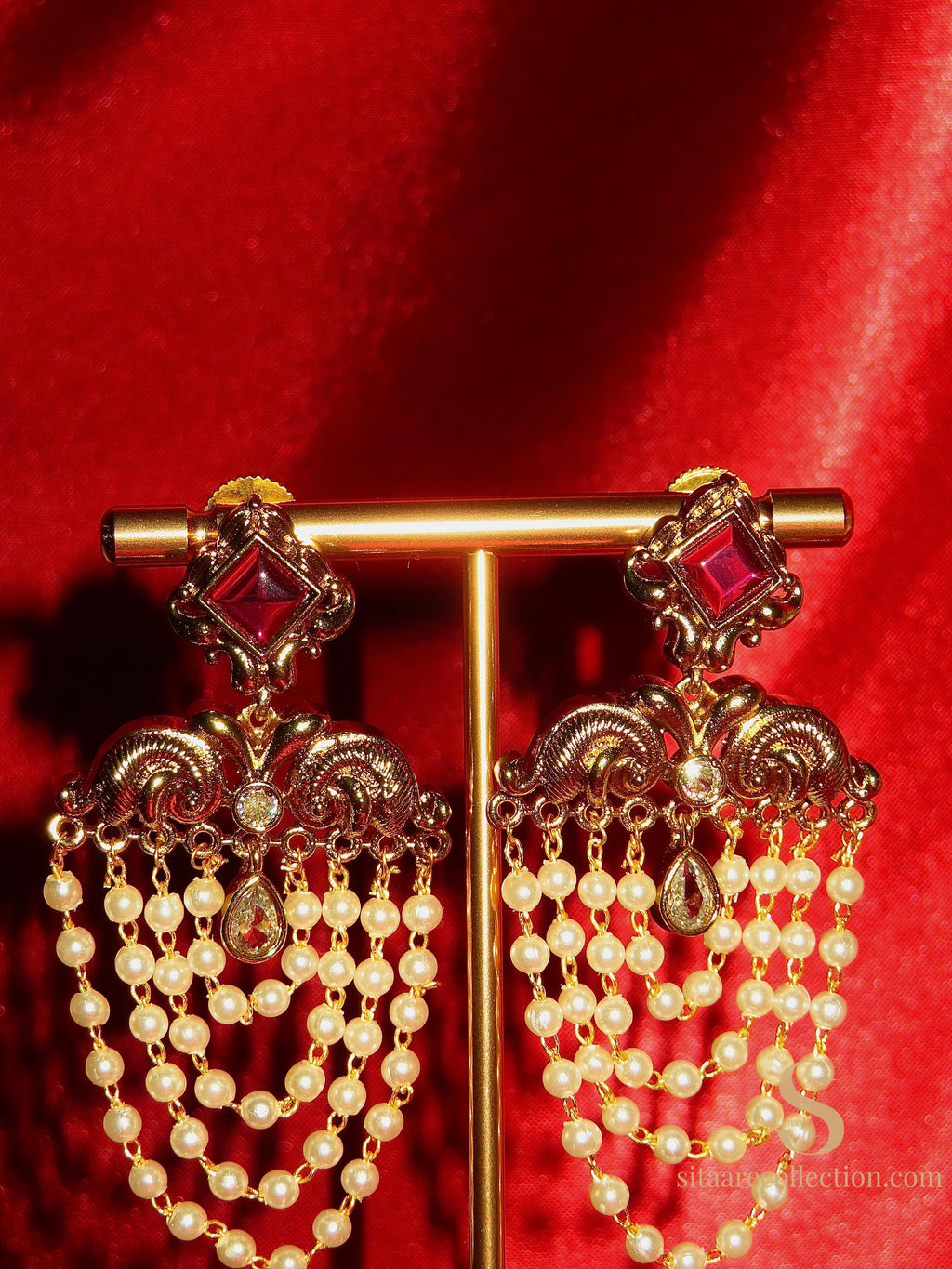 Ravina Pearl Earrings
