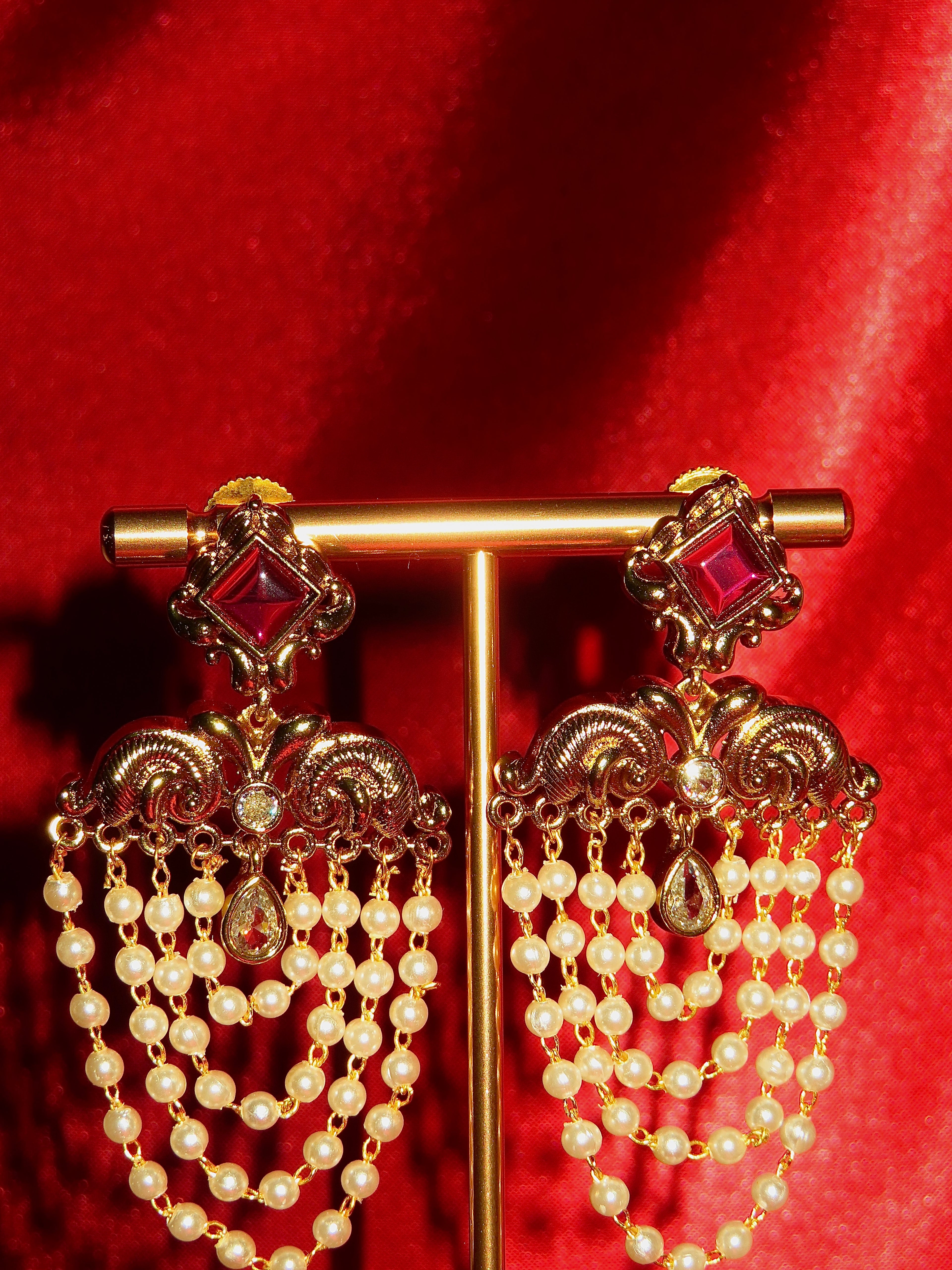Ravina Pearl Earrings