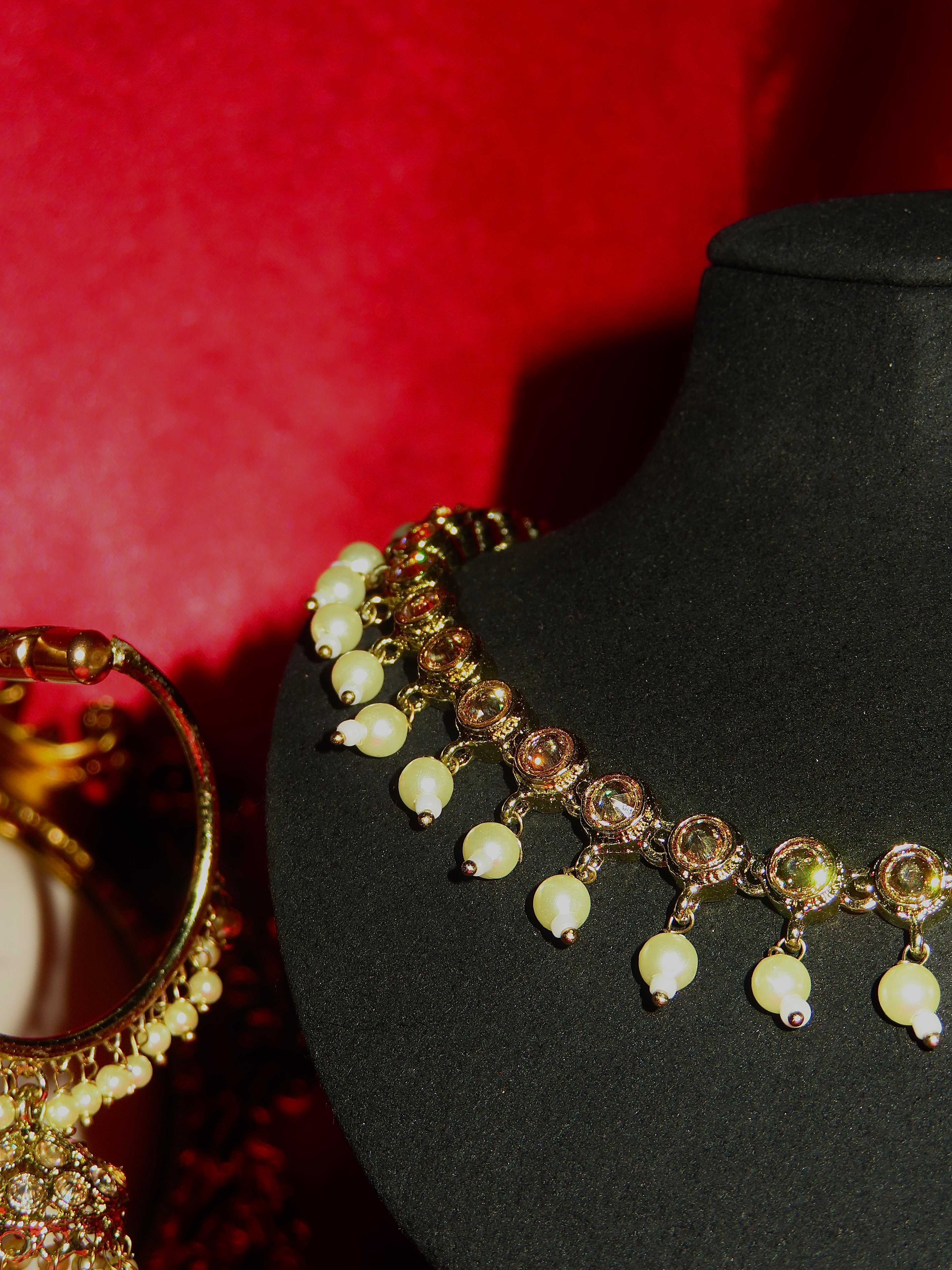 Selene White Polki Necklace Set
