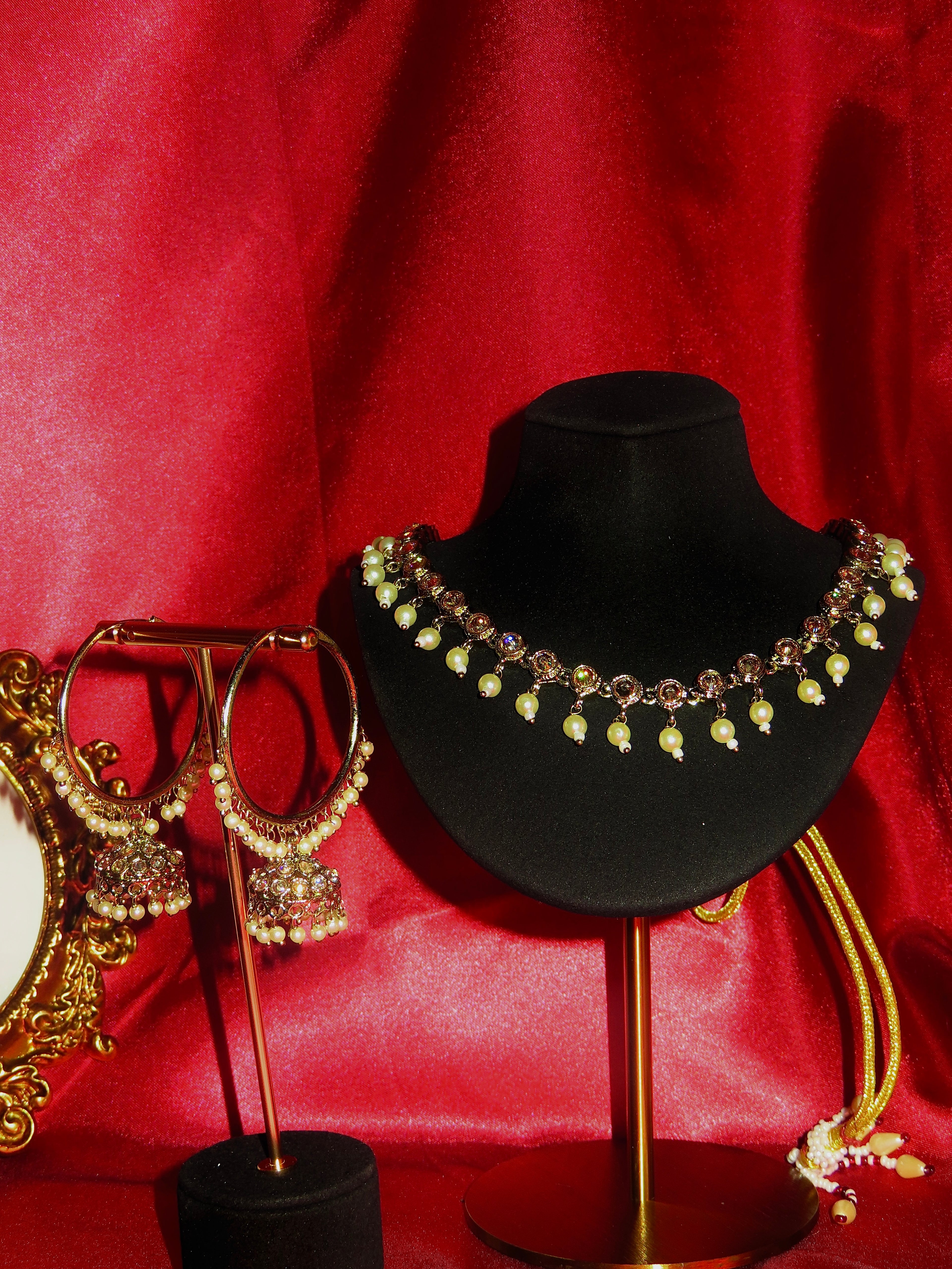 Selene White Polki Necklace Set