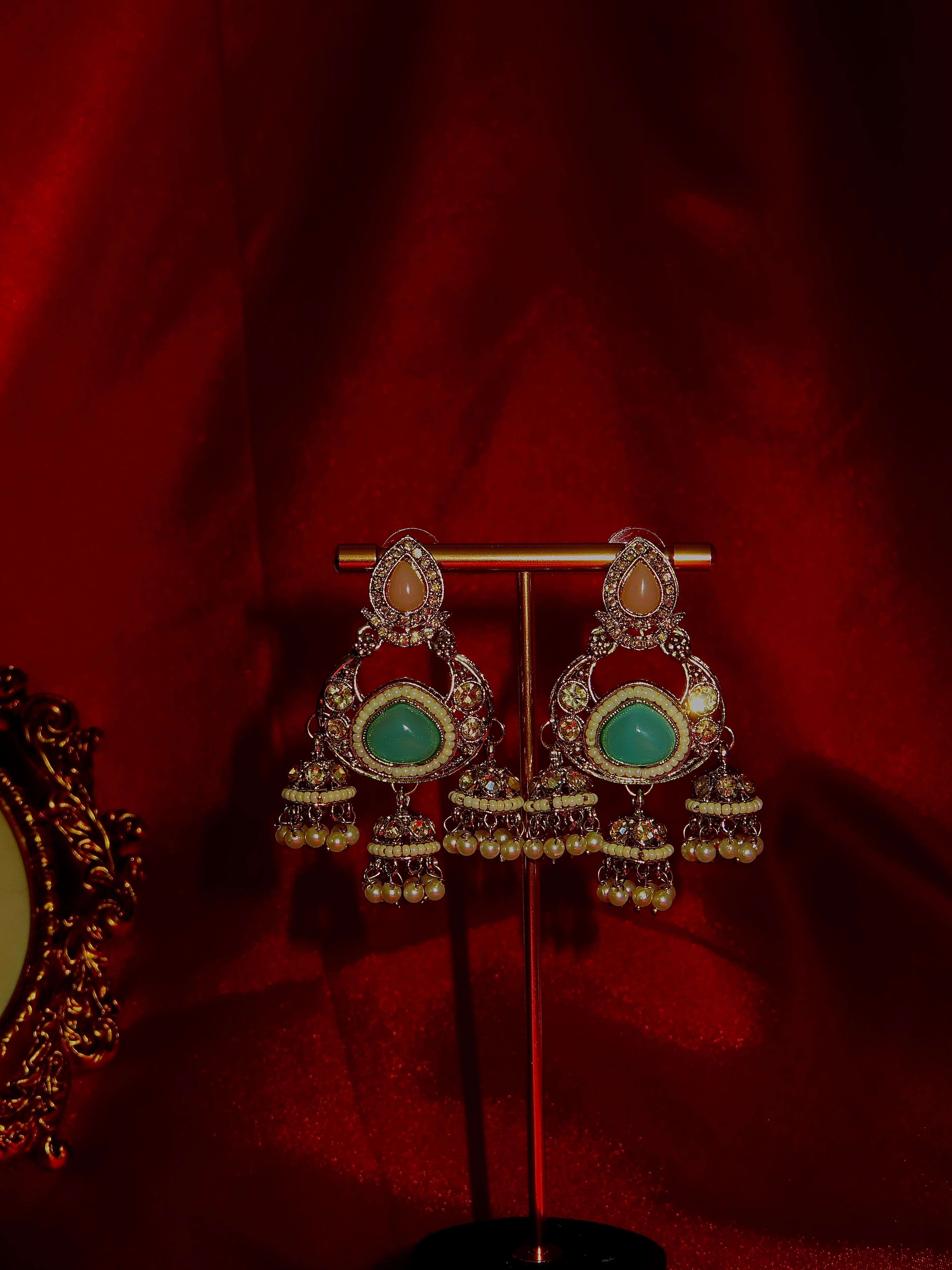 Ariel Pota Stone & Pearl Jhumki