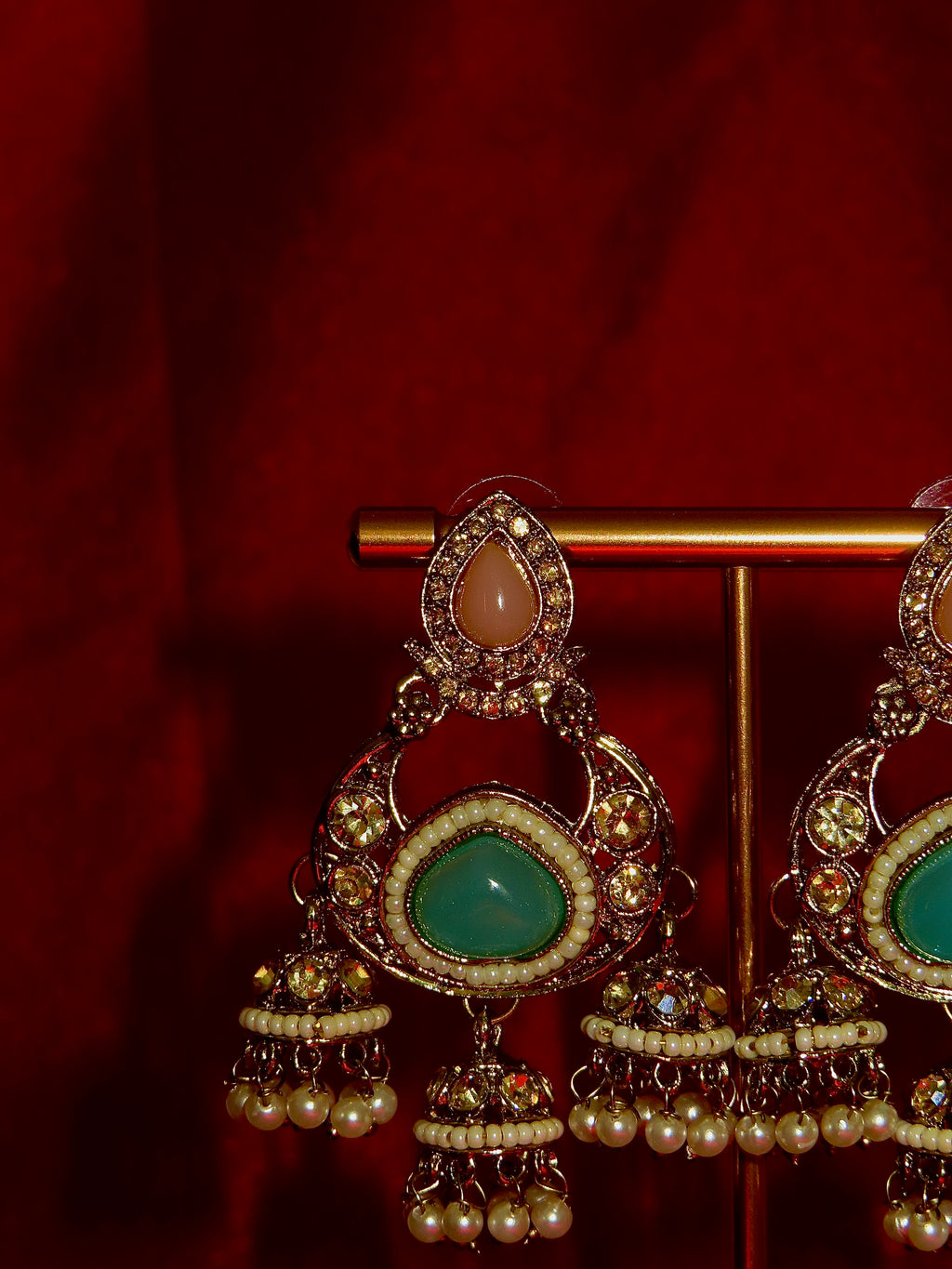 Ariel Pota Stone & Pearl Jhumki