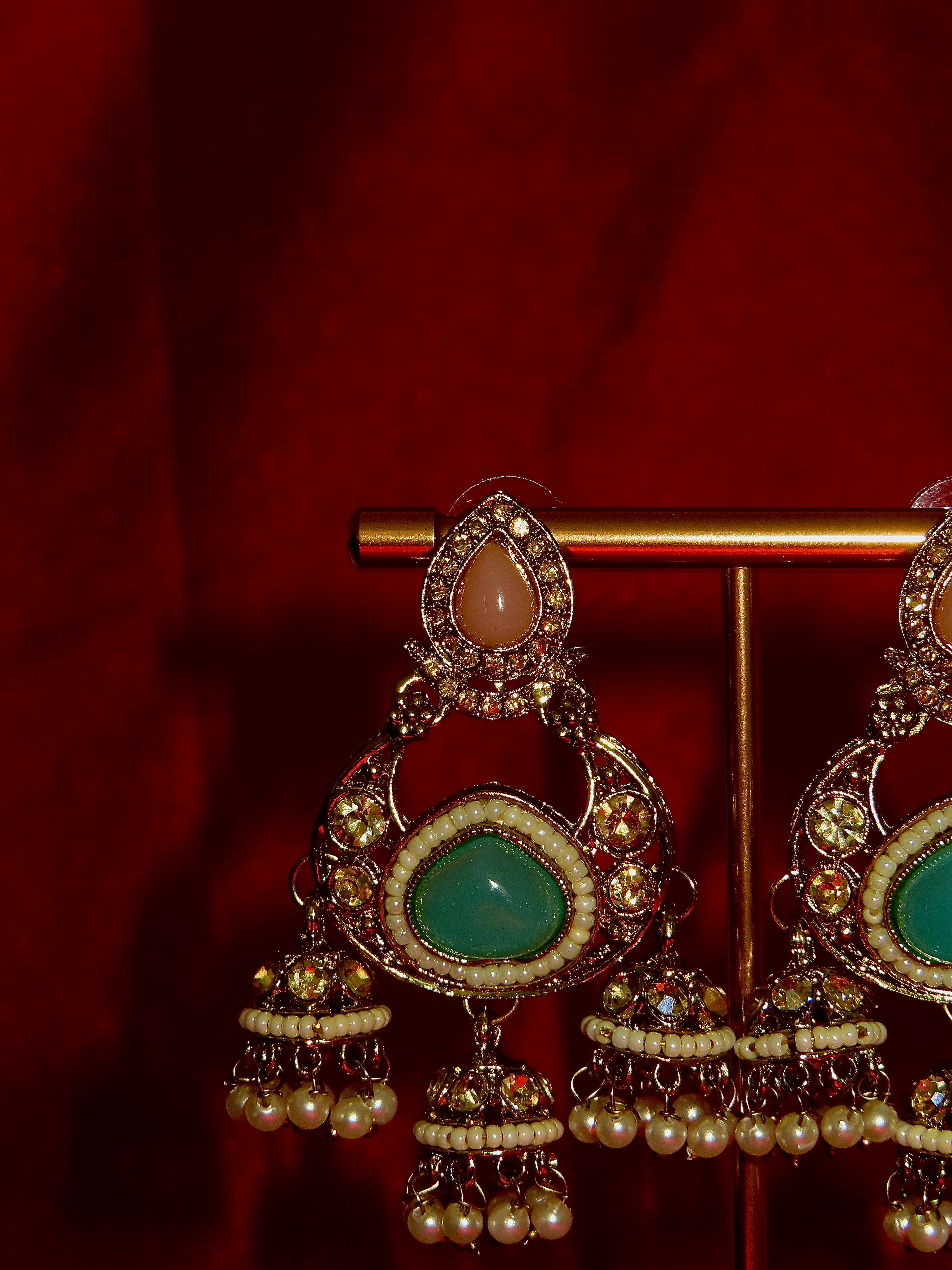 Ariel Pota Stone & Pearl Jhumki